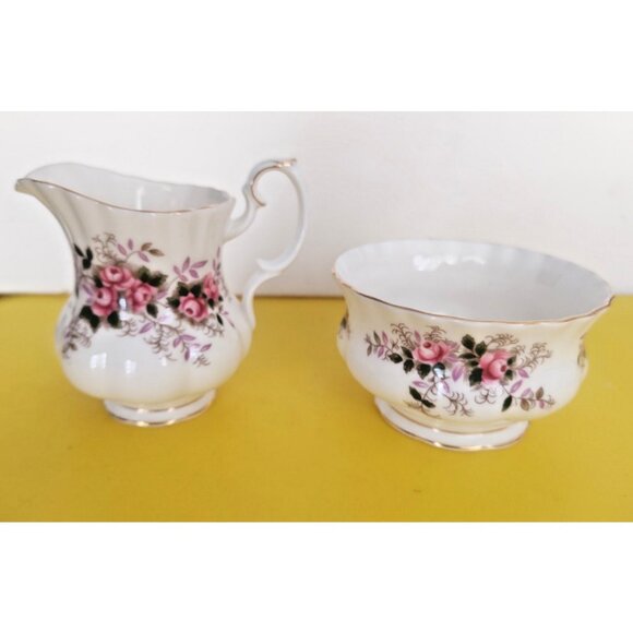 Royal Albert Lavender Rose Cream & Sugar Bowl Set Like New - Picture 3 of 16